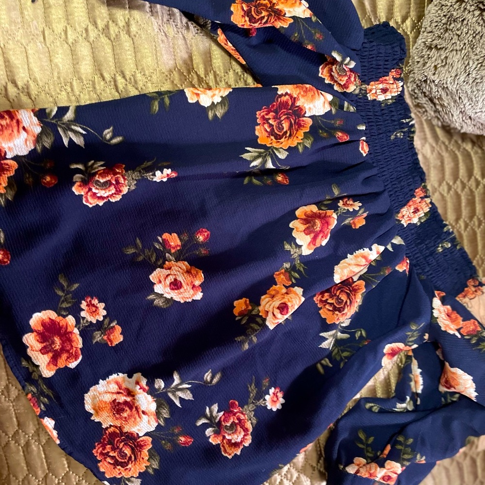 Off the shoulder Rue 21 Blue and Pink Roses Blouse (L)